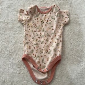 Baby onesie. Size 0-6 months